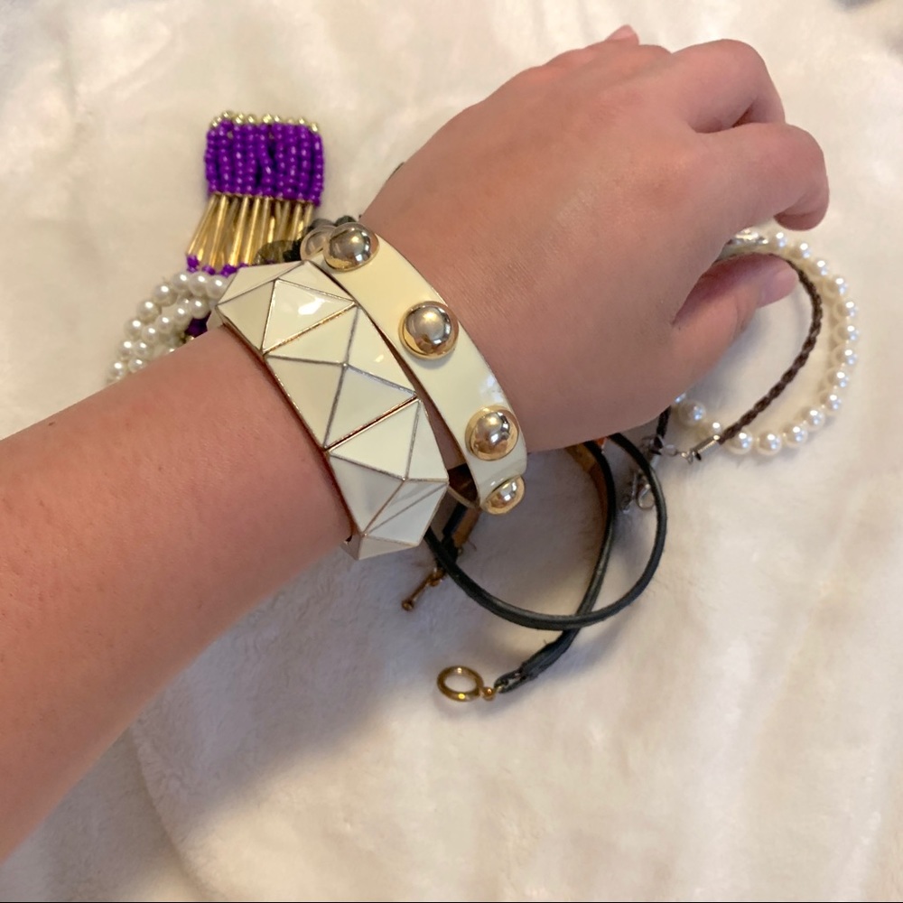Bundle of 9 bracelets